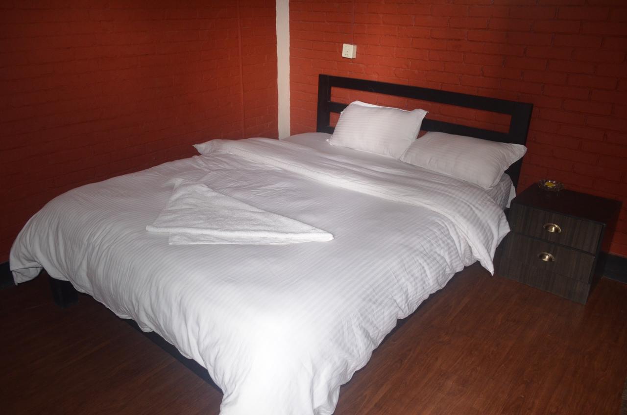 Hotel Holiday Inn Kathmandu Exterior photo
