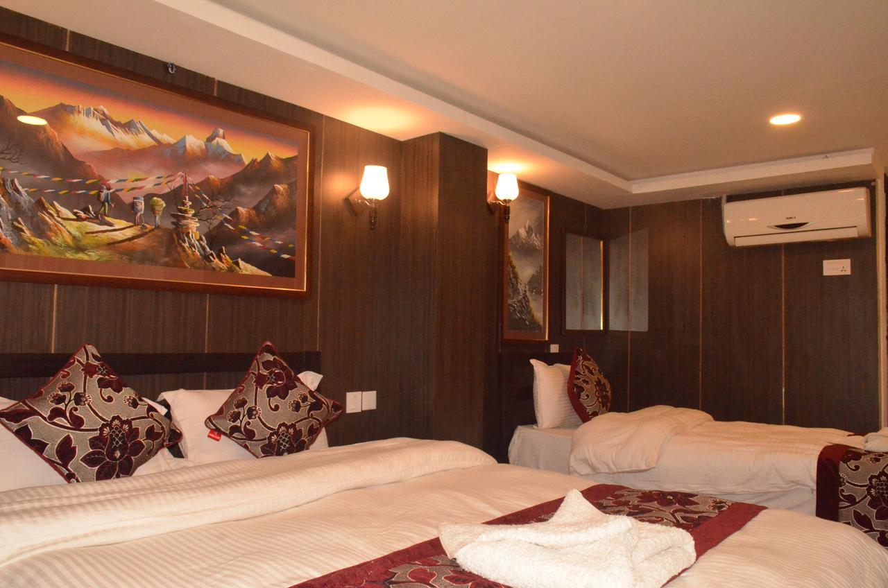 Hotel Holiday Inn Kathmandu Exterior photo