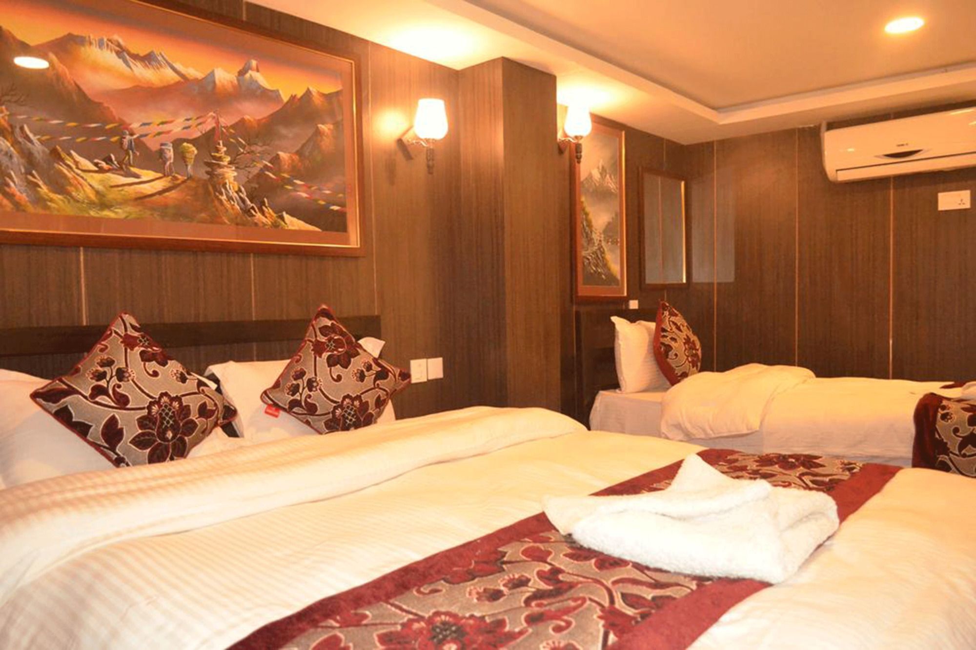 Hotel Holiday Inn Kathmandu Exterior photo