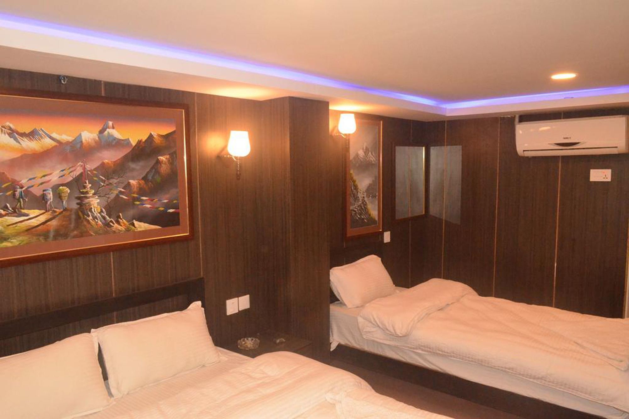 Hotel Holiday Inn Kathmandu Exterior photo