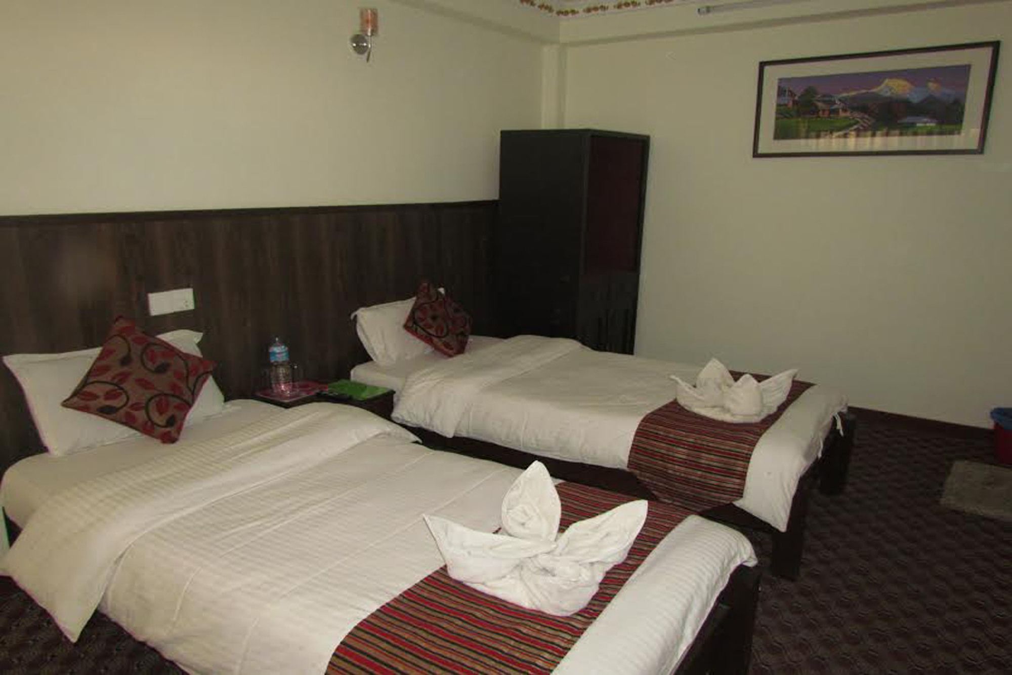 Hotel Holiday Inn Kathmandu Exterior photo
